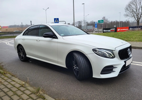 Mercedes-Benz Klasa E cena 132800 przebieg: 84000, rok produkcji 2018 z Wyszków małe 742